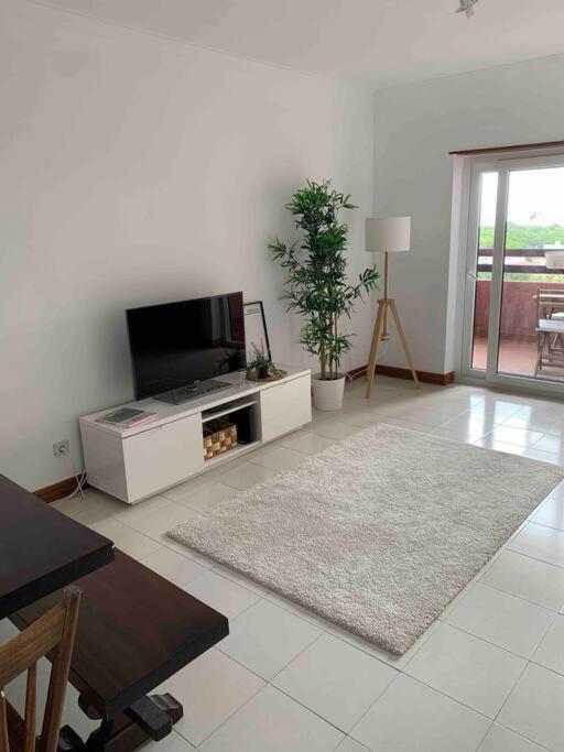 Apartment T3 Front In Sao Joao Da Caparica *